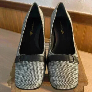 Easy Spirit Black & Grey Oxford/Loafer Styled  Heels
